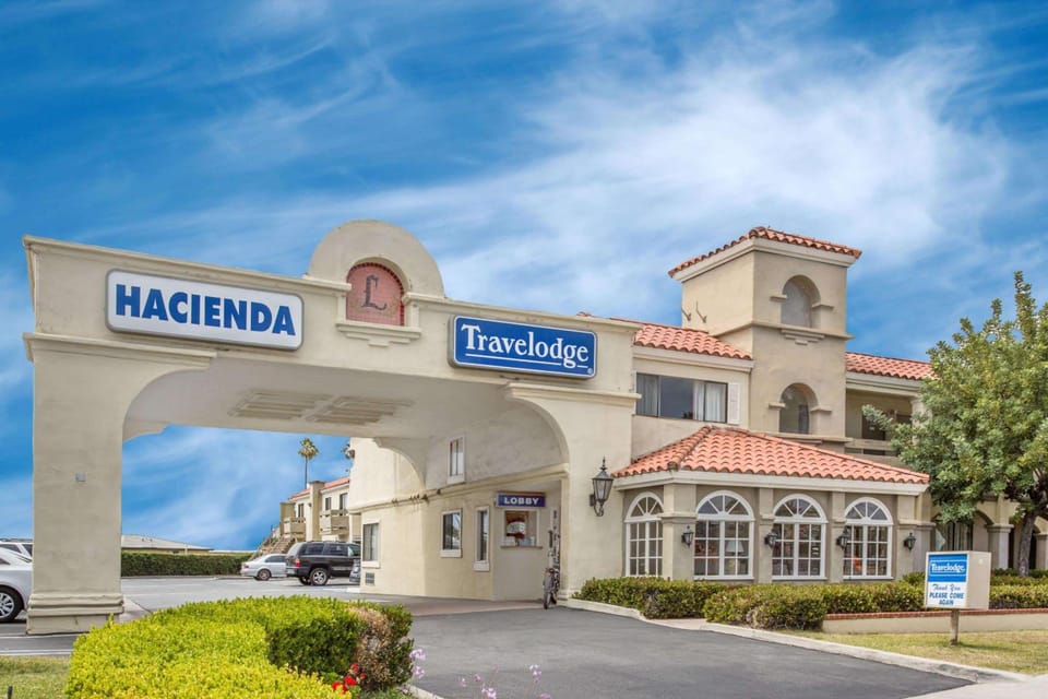 Travelodge by Wyndham Costa Mesa Newport Beach Hacienda Hotel in Costa Mesa