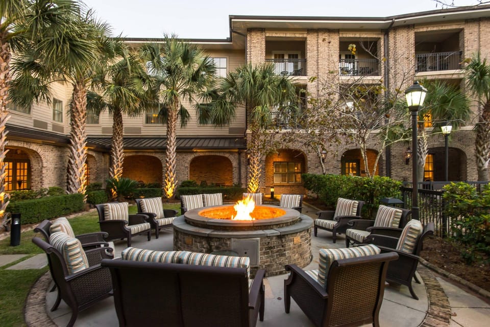 Courtyard by Marriott Charleston Mt. Pleasant Hotel in Mount Pleasant