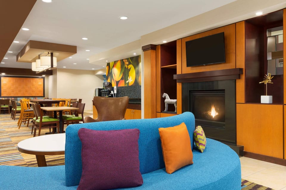 Comfort Inn & Suites Houston North - Spring Hotel in Harris County