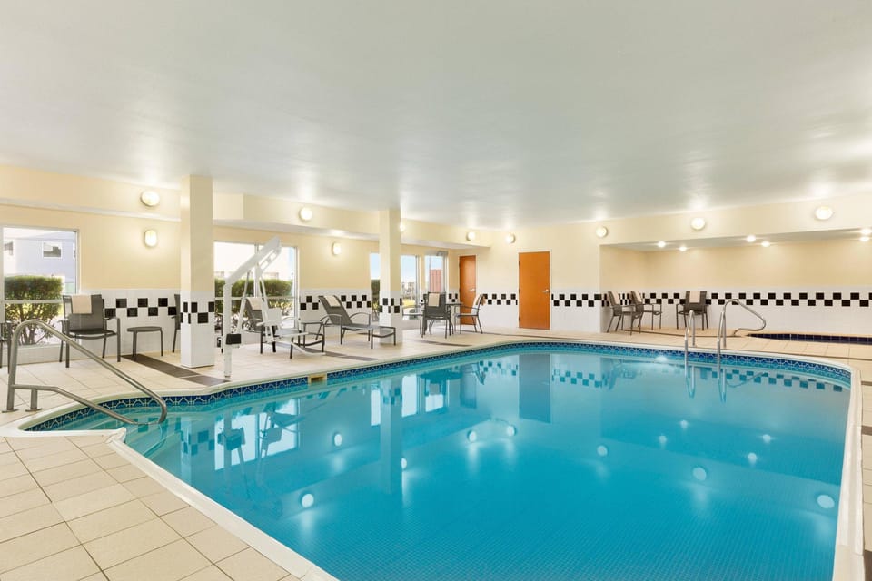 Comfort Inn & Suites Houston North - Spring Hotel in Houston
