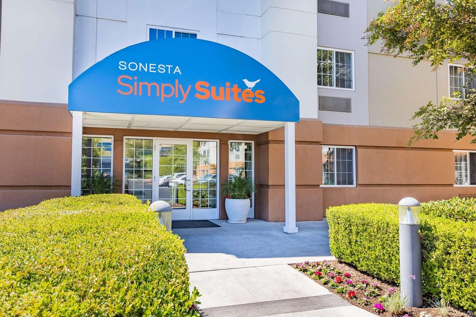 Sonesta Simply Suites Memphis Hotel in Memphis