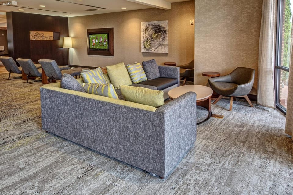 Courtyard by Marriott Lima Hotel in Ohio