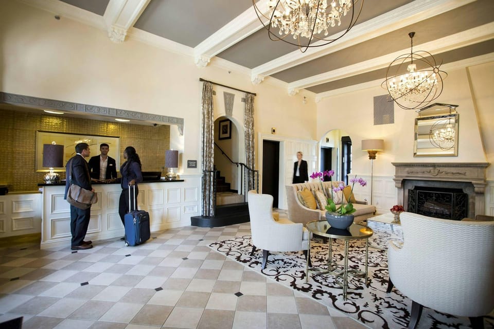 Ambassador Hotel Tulsa, Autograph Collection Hotel in Tulsa