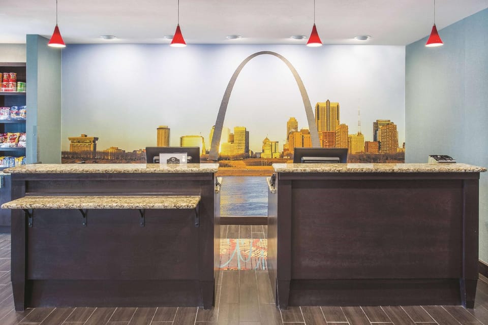 La Quinta Inn & Suites by Wyndham O'Fallon, IL - St. Louis Hotel in Belleville