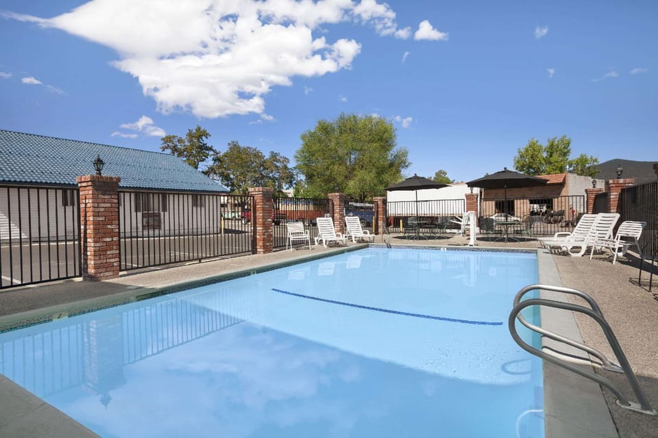 Super 8 By Wyndham Susanville Hotel in Sierra Nevada