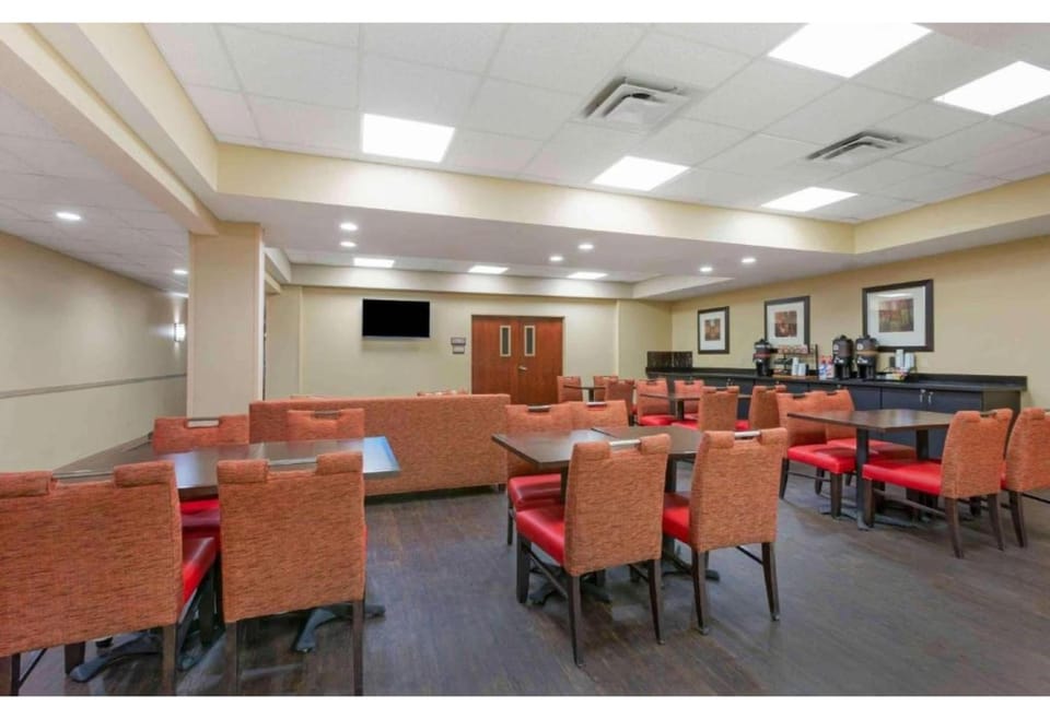 Studio 6 Extended Stay Findlay  Tiffin Avenue   OH Hotel in Findlay