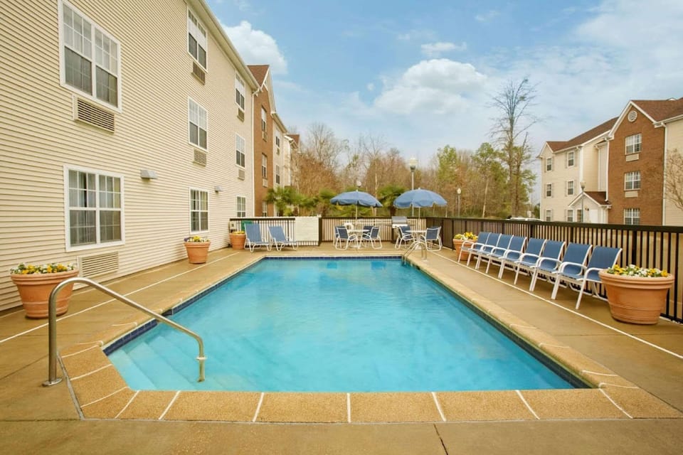 Suburban Studios Jackson North Hotel in Flowood