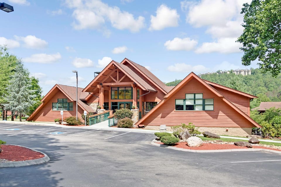 Hilton Vacation Club Bent Creek Golf Village Gatlinburg Resort in Pittman Center