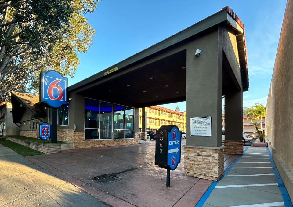 Motel 6 Pasadena, CA – Old Town Pasadena Area Hotel in Pasadena