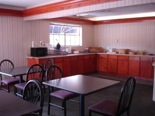 Stratford House Inn and Suites Temple Motel in Temple