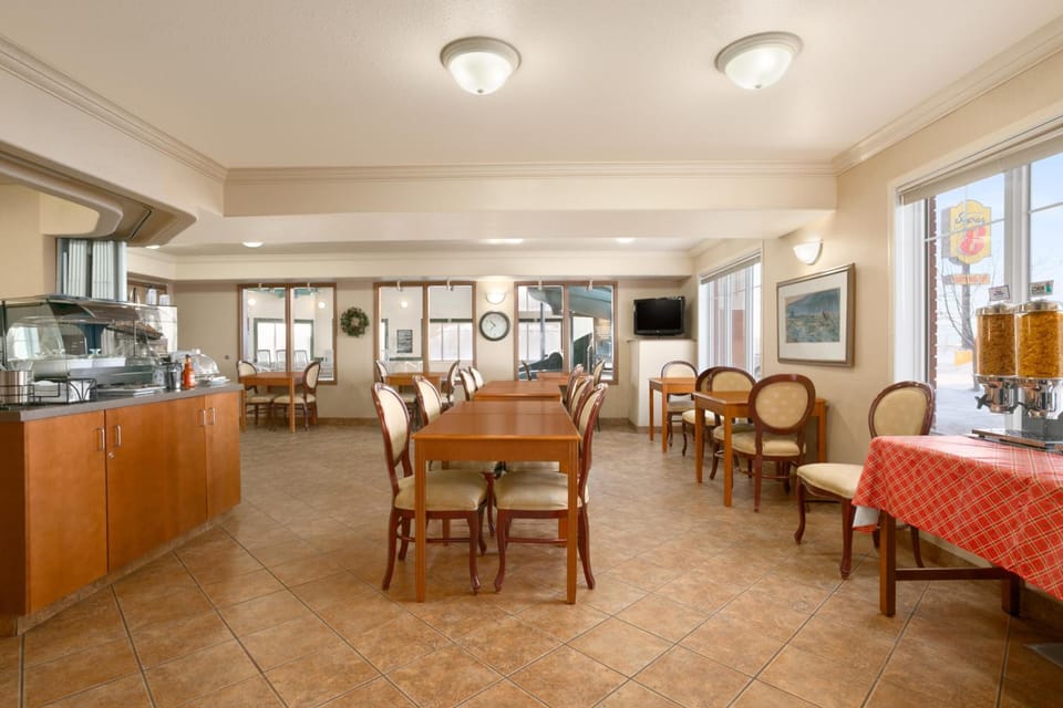 Super 8 By Wyndham High Level Ab Hotel in Alberta