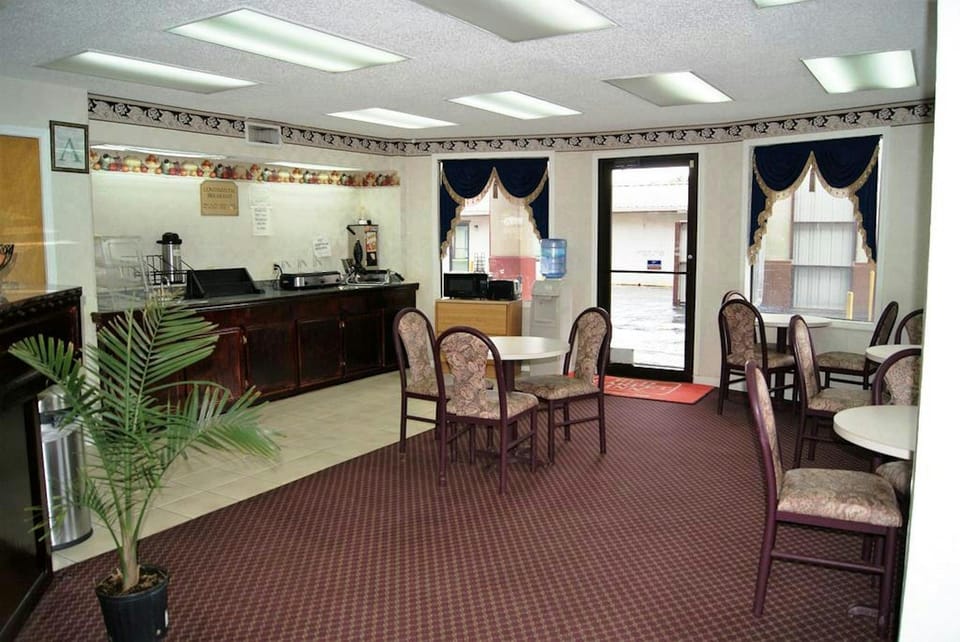 Red Carpet Inn Natchez Motel in Natchez