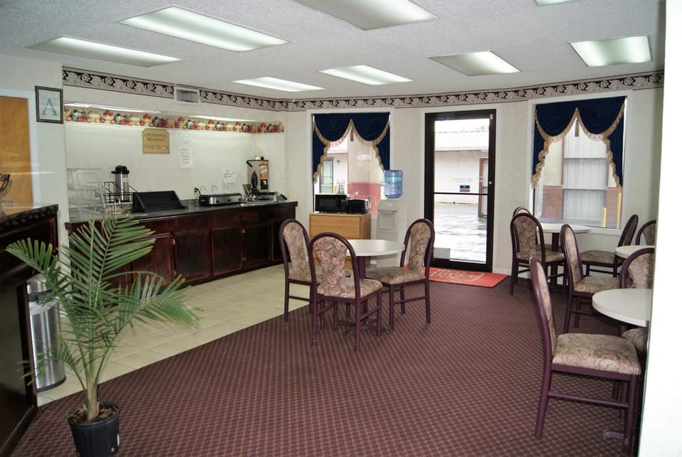 Red Carpet Inn Natchez Motel in Natchez