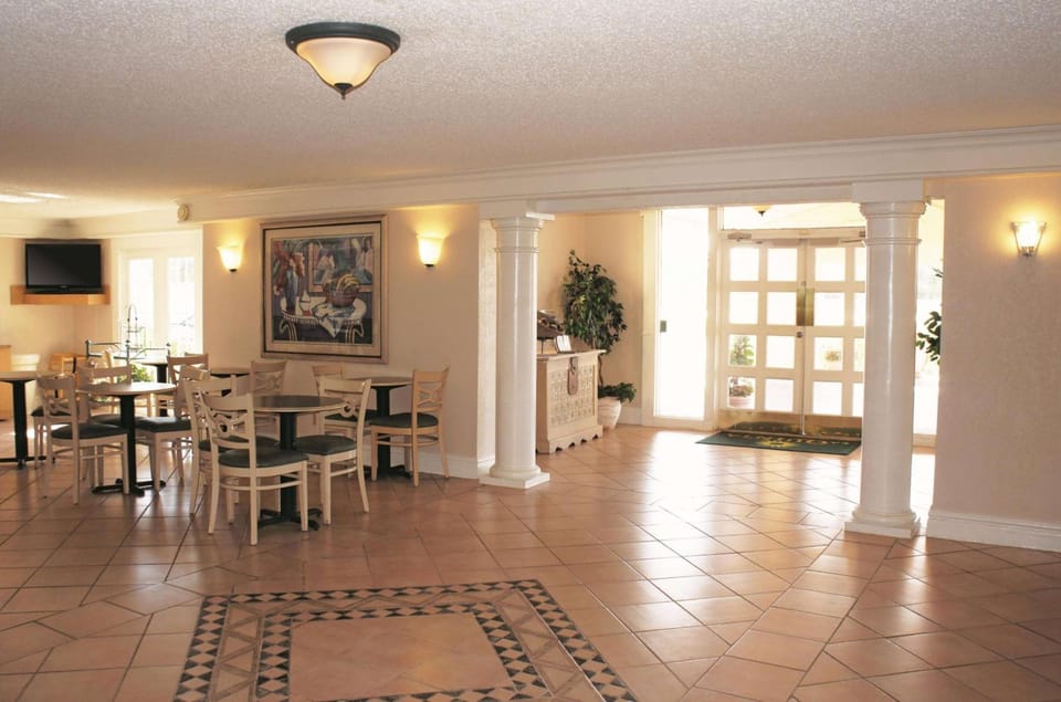 La Quinta Inn by Wyndham Clute Lake Jackson Hotel in Lake Jackson