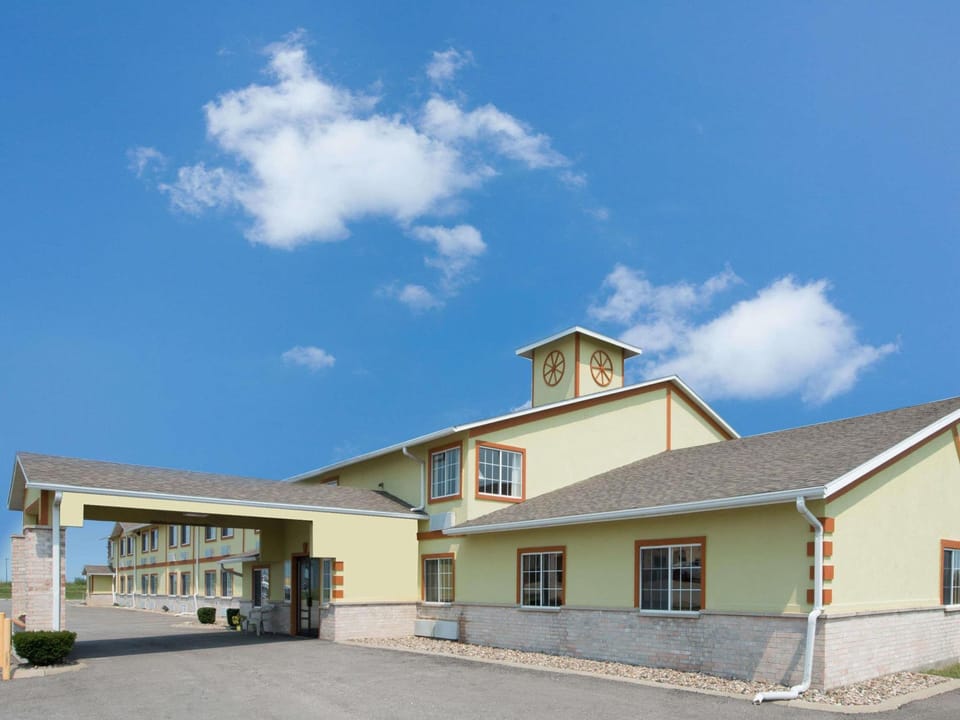Days Inn by Wyndham Cameron Hotel in Missouri