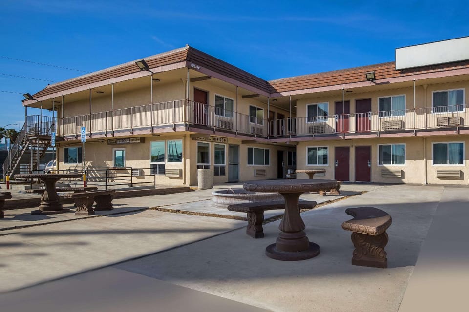Rodeway Inn San Bernardino - Colton Hotel in Colton