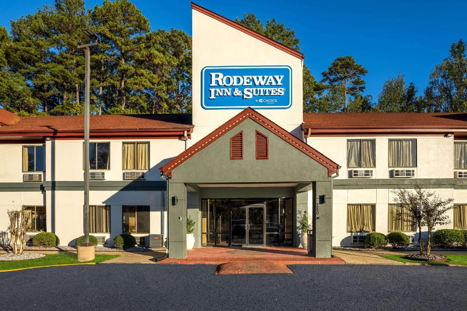 Rodeway Inn Brandon - Jackson East Hotel in Flowood