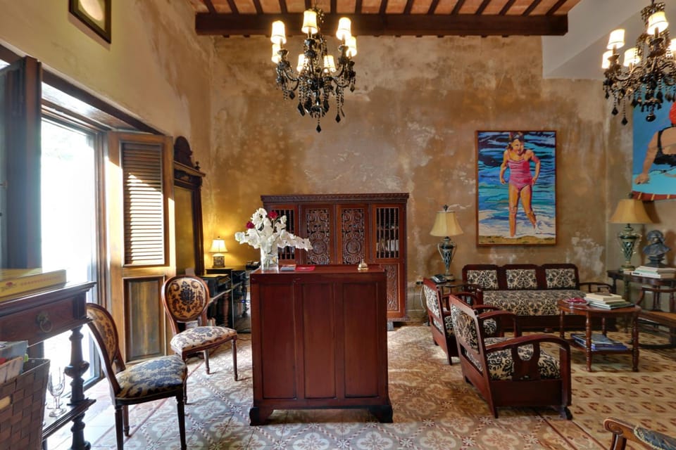 Shared lounge/TV area