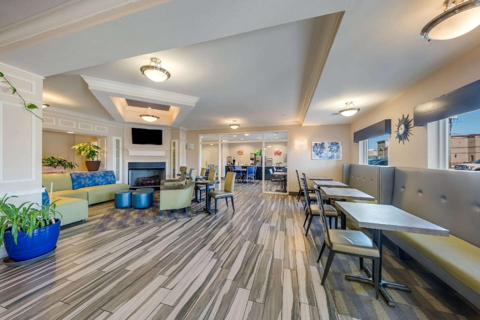 Quality Inn & Suites Ardmore Hotel in Ardmore