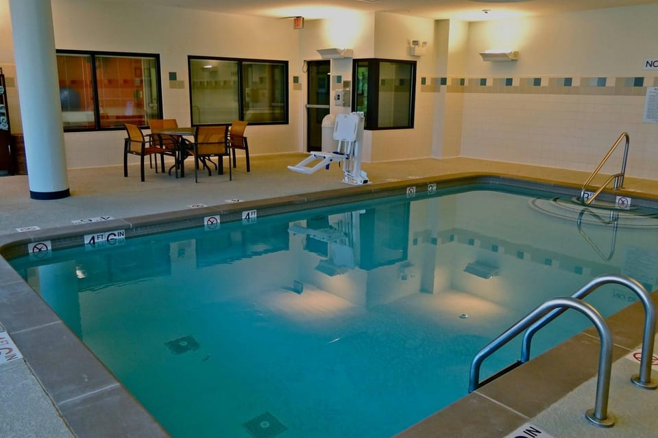 Courtyard by Marriott Clarksville Hotel in Clarksville