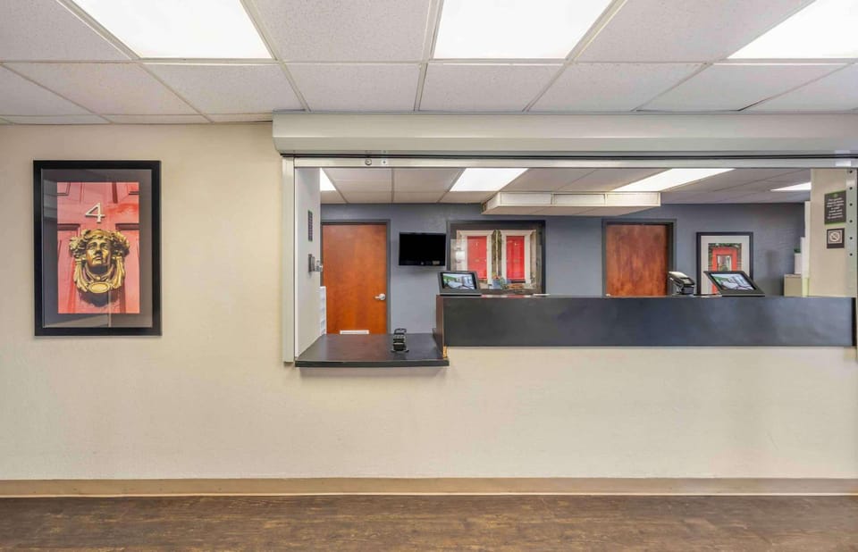 Extended Stay America Select Suites - Chicago - Downers Grove Hotel in Downers Grove