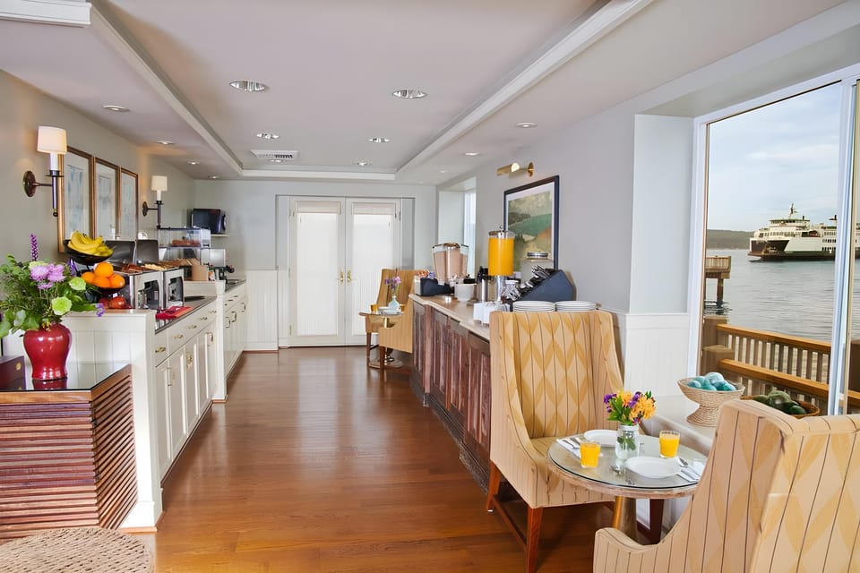 Silver Cloud Inn - Mukilteo Waterfront Hotel in Mukilteo