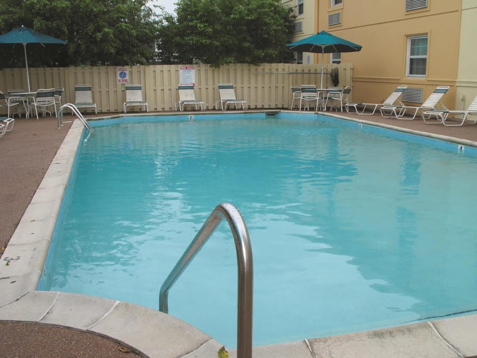 Baymont by Wyndham Indianapolis Airport Lynhurst Hotel in Indianapolis