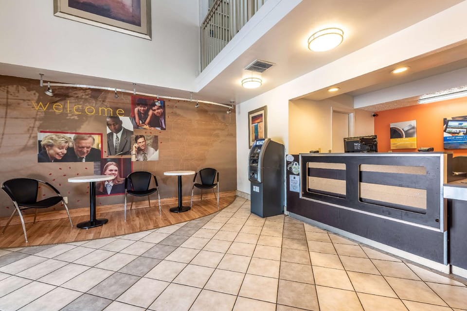 Motel 6 Gatlinburg, TN - Smoky Mountains Hotel in Gatlinburg