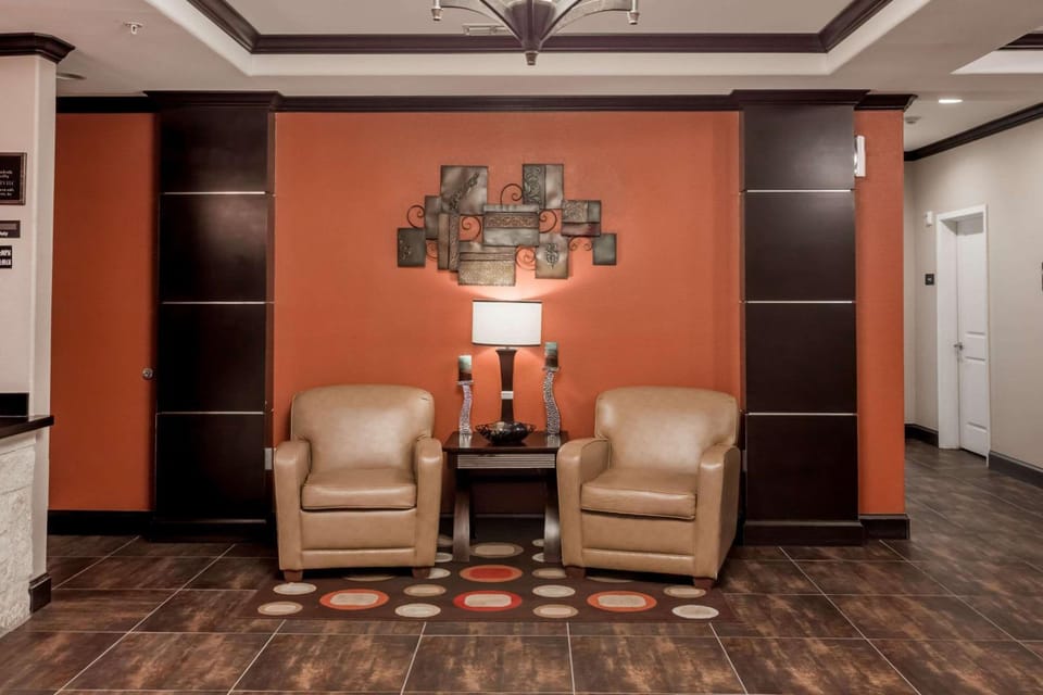 Atria Inn & Suites Hotel in Three Rivers