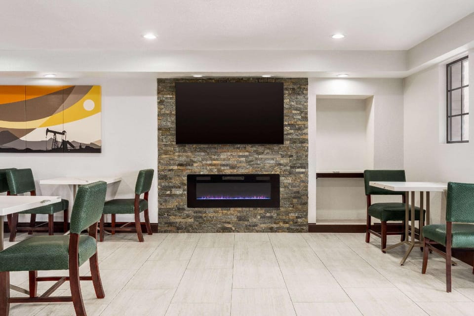 La Quinta Inn by Wyndham Victoria Hotel in Victoria