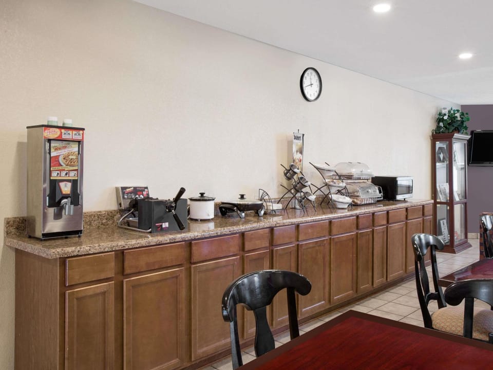 Microtel Inn & Suites by Wyndham Meridian Hotel in Meridian