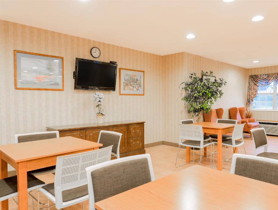 Microtel Inn & Suites by Wyndham Dry Ridge Hotel in Williamstown