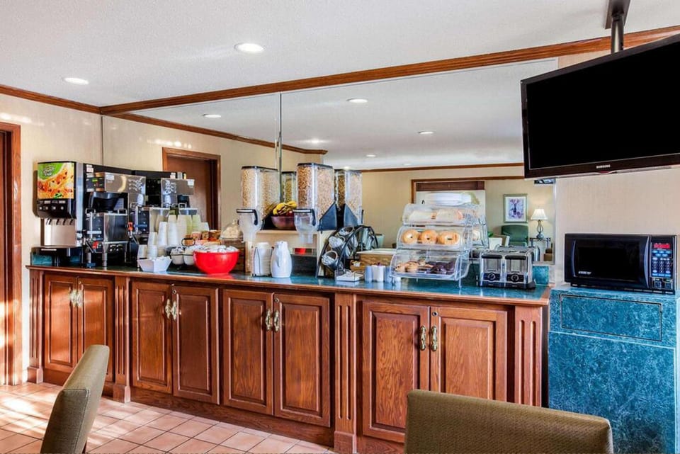 La Quinta Inn by Wyndham Detroit Southgate Hotel in Southgate