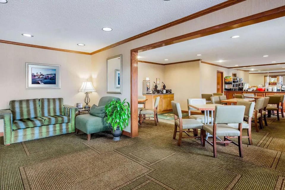 La Quinta Inn by Wyndham Detroit Southgate Hotel in Southgate