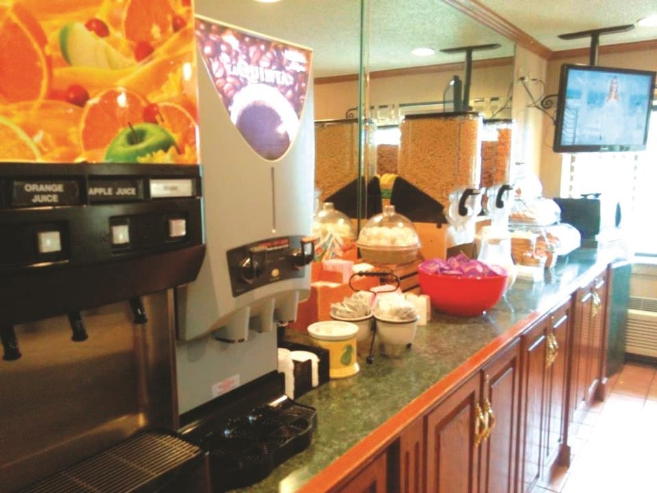 La Quinta Inn by Wyndham Detroit Southgate Hotel in Southgate