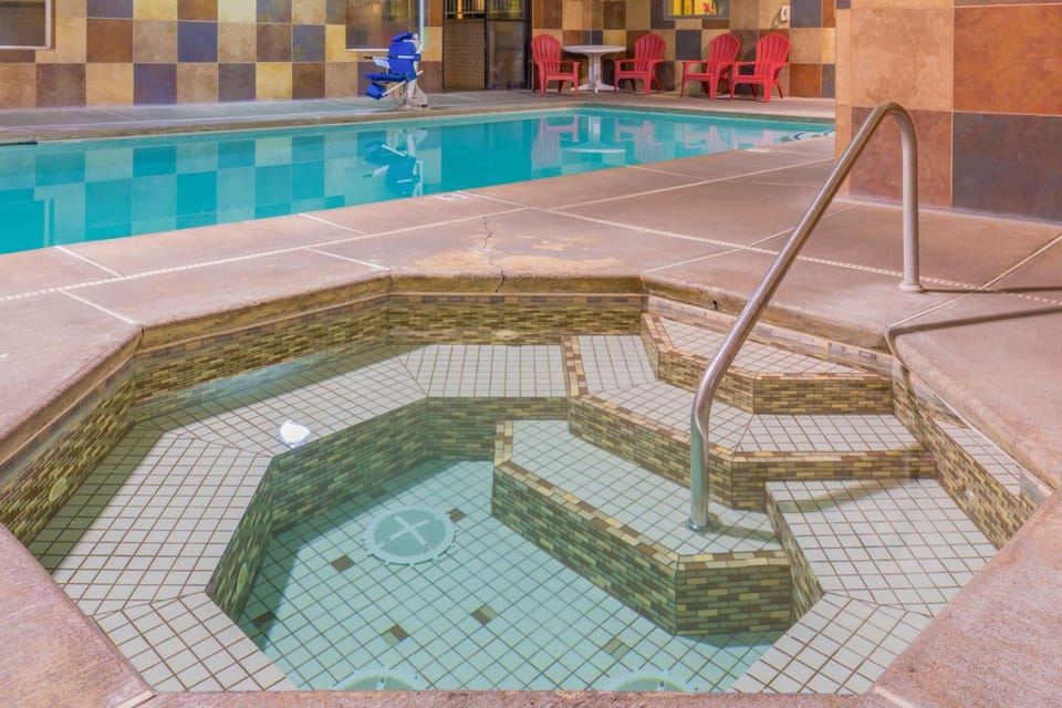 Super 8 By Wyndham Woodburn Hotel in Willamette Valley