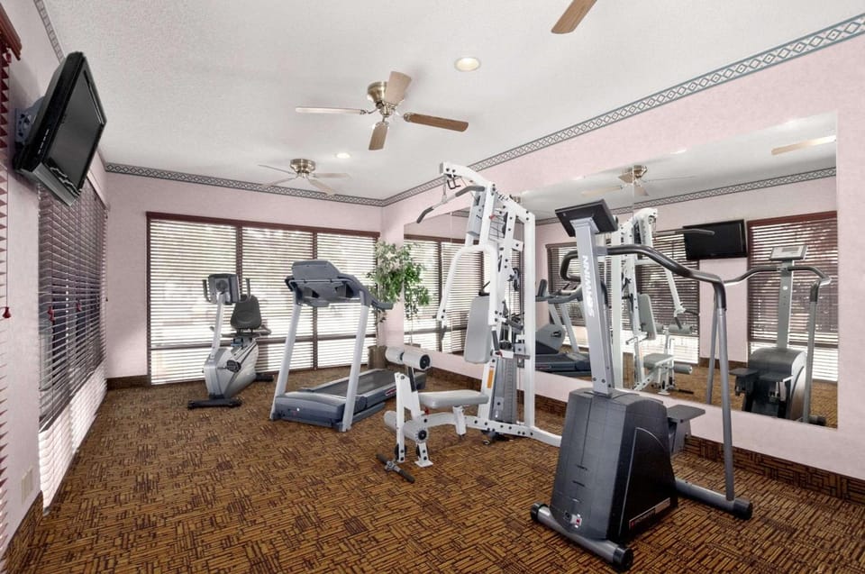 Baymont by Wyndham Lewisville Hotel in Lewisville