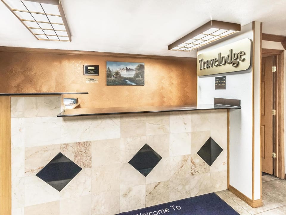 Travelodge by Wyndham Bloomington Hotel in Bloomington