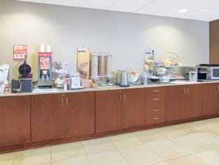 Microtel Inn & Suites by Wyndham Marietta Hotel in Marietta