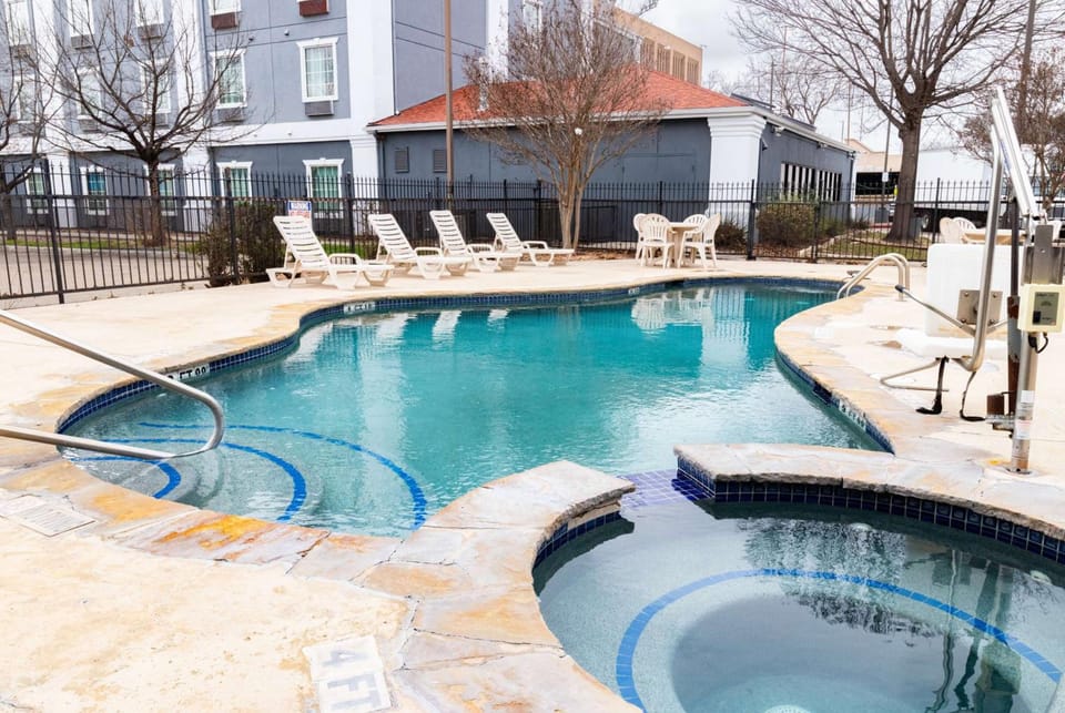 Days Inn by Wyndham N.W. Medical Center Hotel in San Antonio