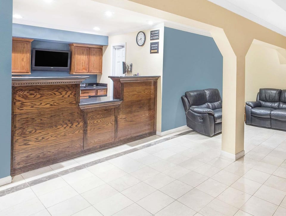 Super 8 By Wyndham San Angelo Hotel in San Angelo