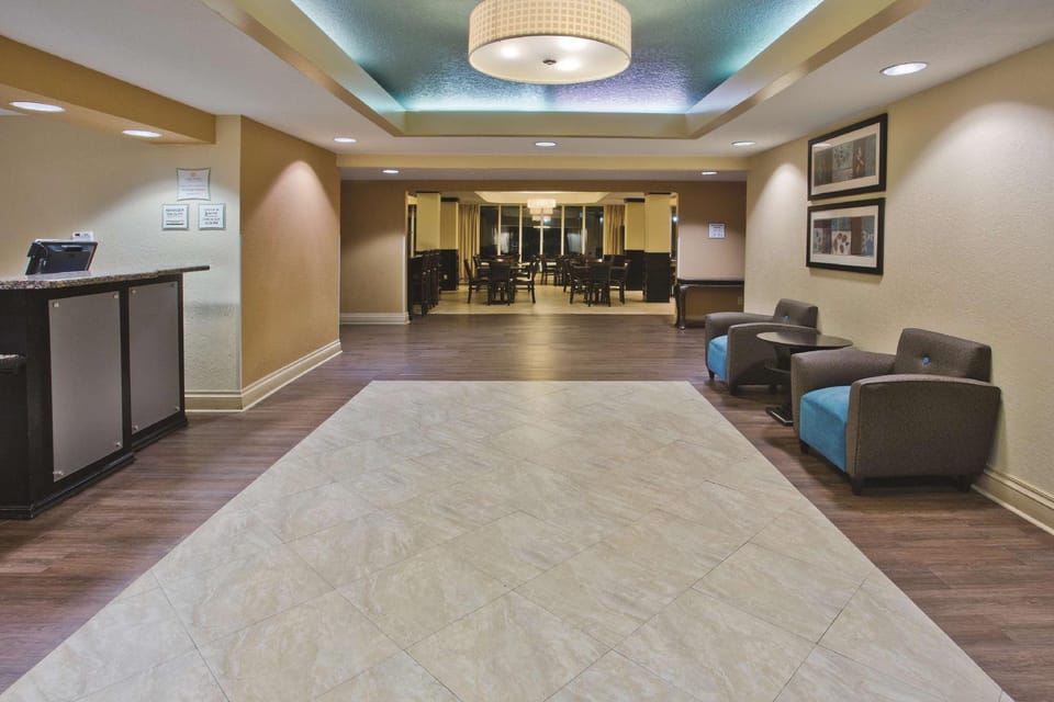 La Quinta Inn & Suites by Wyndham Hot Springs Hotel in Hot Springs