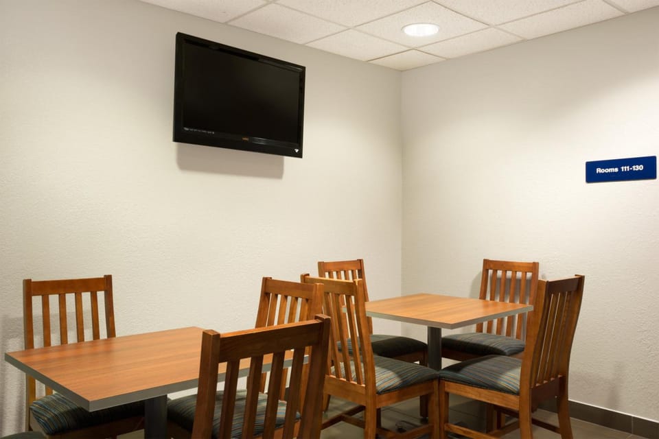 Microtel Inn & Suites by Wyndham Louisville East Hotel in Jeffersontown