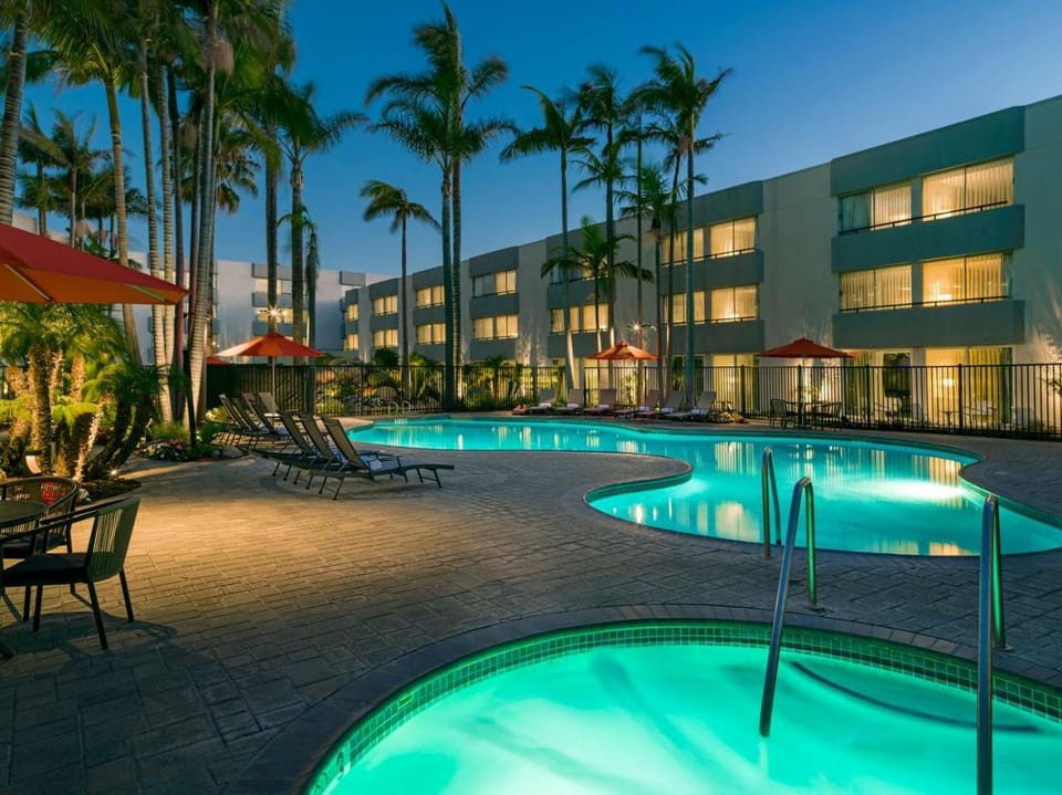 Ventura Beach Marriott Hotel in Pierpont Bay