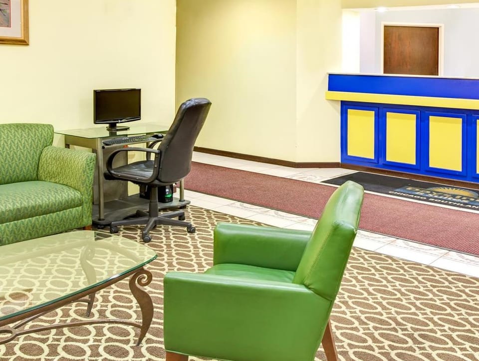 Halsted Inn and Suites Harvey - Chicago Southland Hotel in Indiana