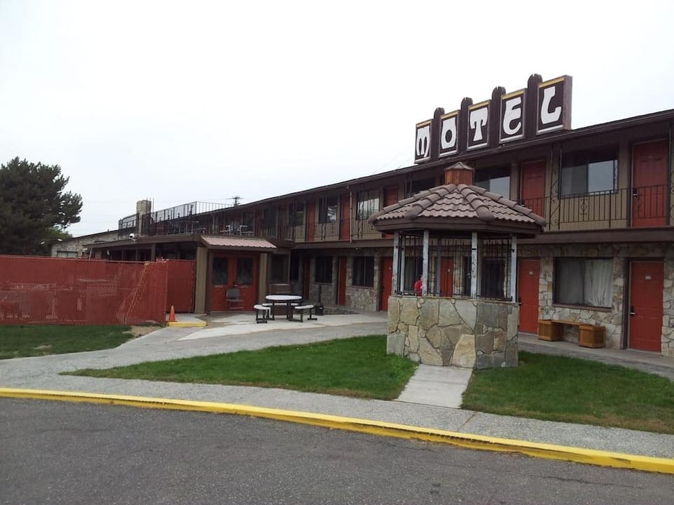 Richland Inn and Suites Motel in Richland