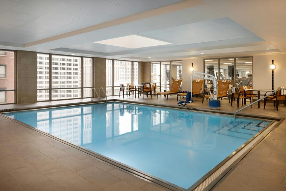 Courtyard by Marriott Chicago Downtown/Magnificent Mile Hotel in Streeterville