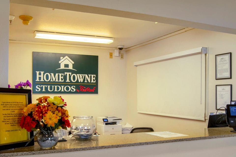 HomeTowne Studios Salem, OR Hotel in Salem