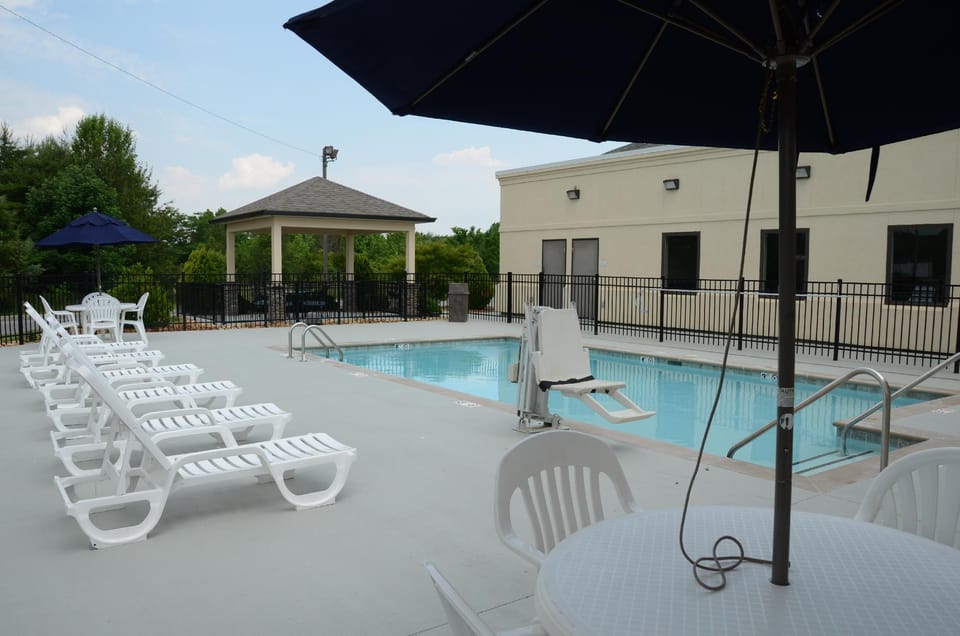 Baymont by Wyndham Clarksville Hotel in Clarksville