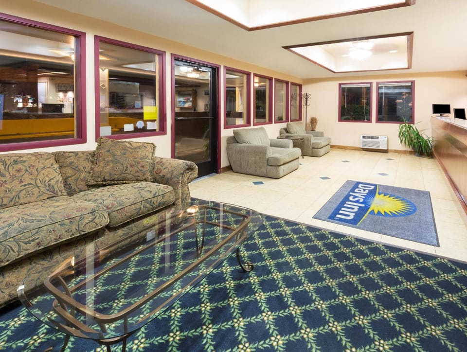 Days Inn by Wyndham Bend Hotel in Bend